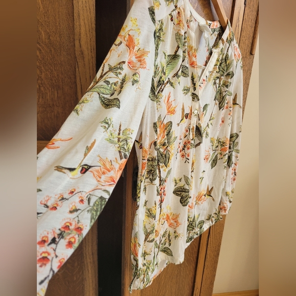 H&M hummingbird floral top - Picture 3 of 7